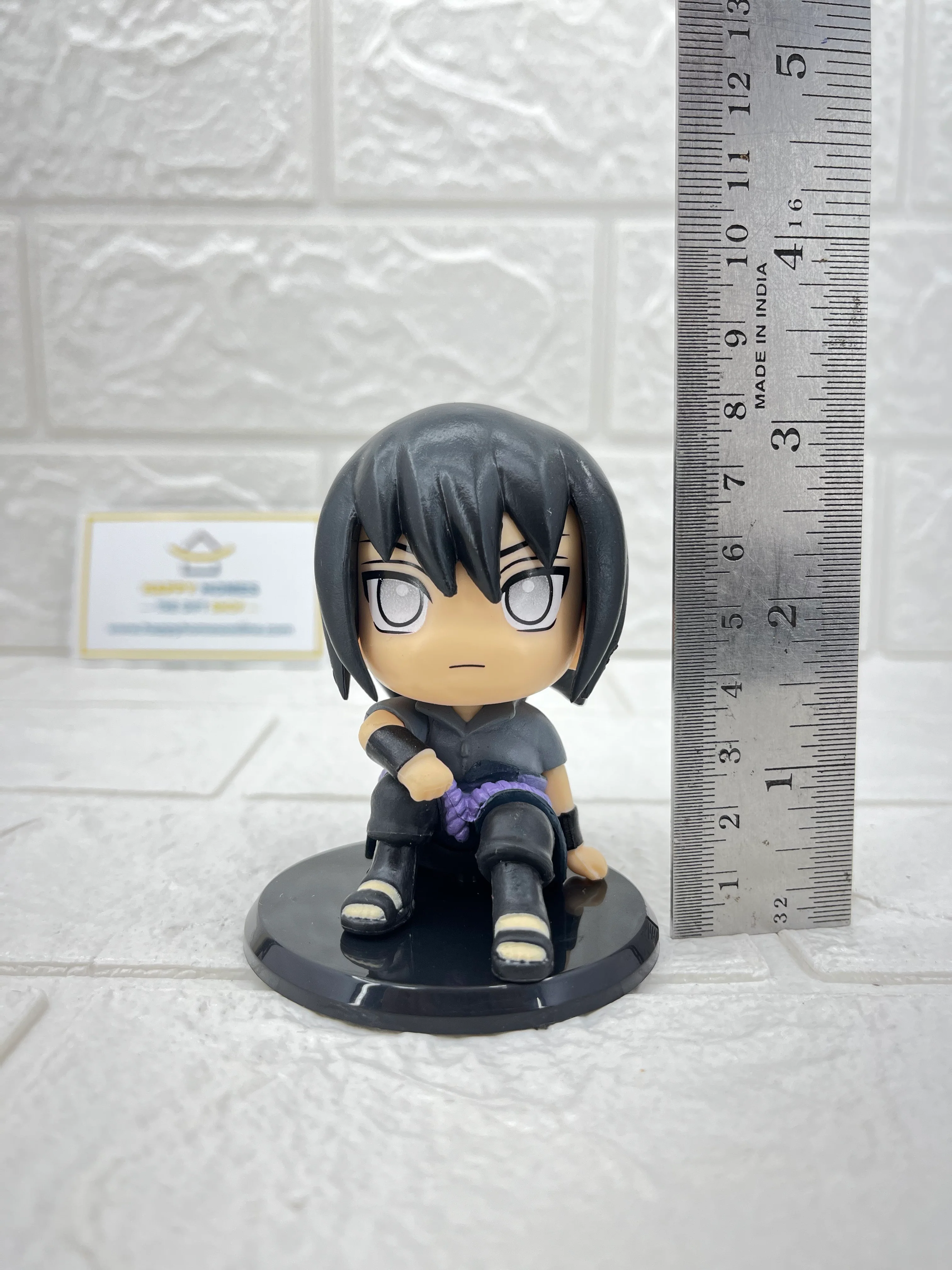 Sasuke Sitting Small Naruto Figurine - Image 3