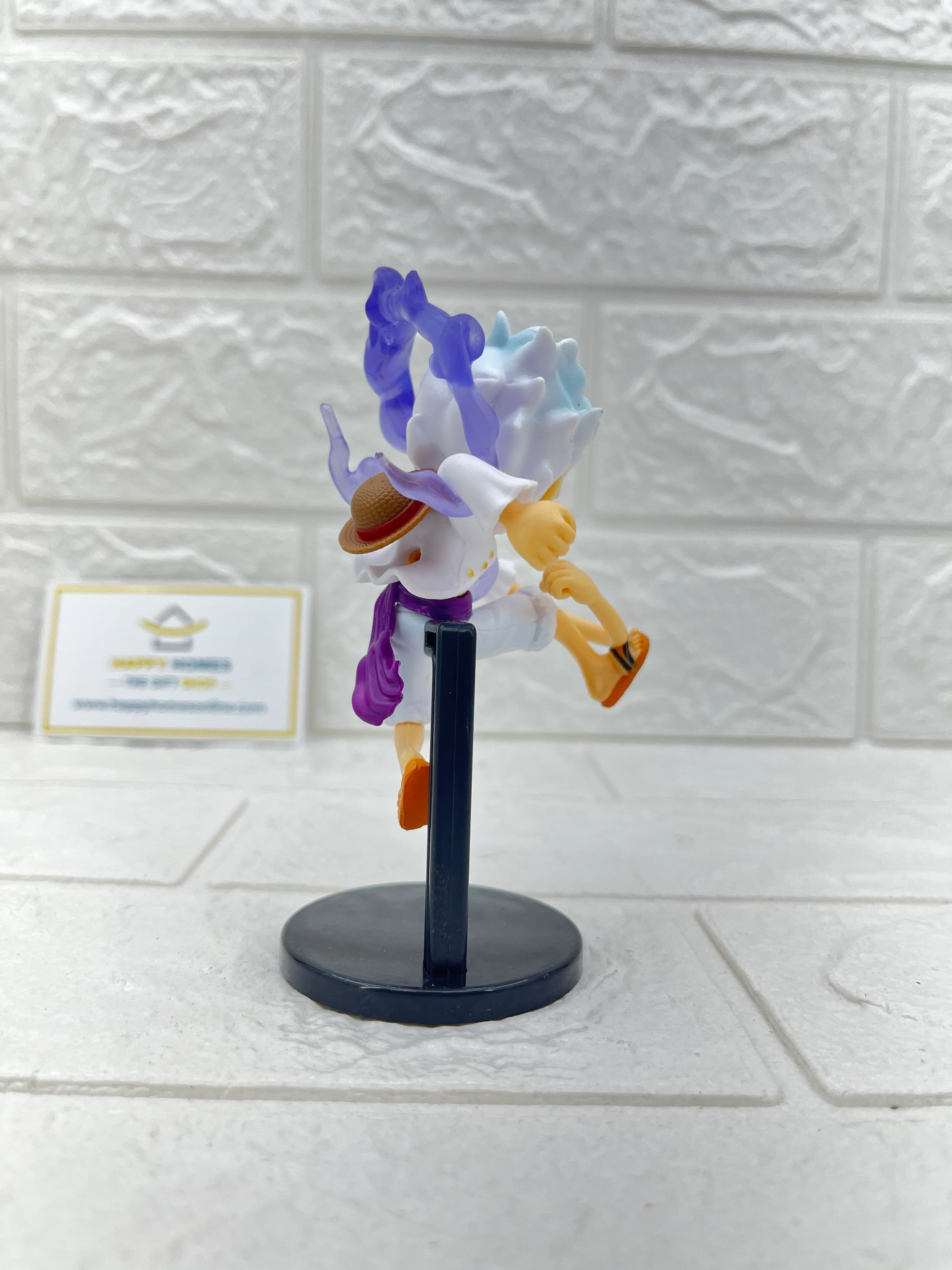 Long Hand Small White Luffy One Piece Figurine - Image 2