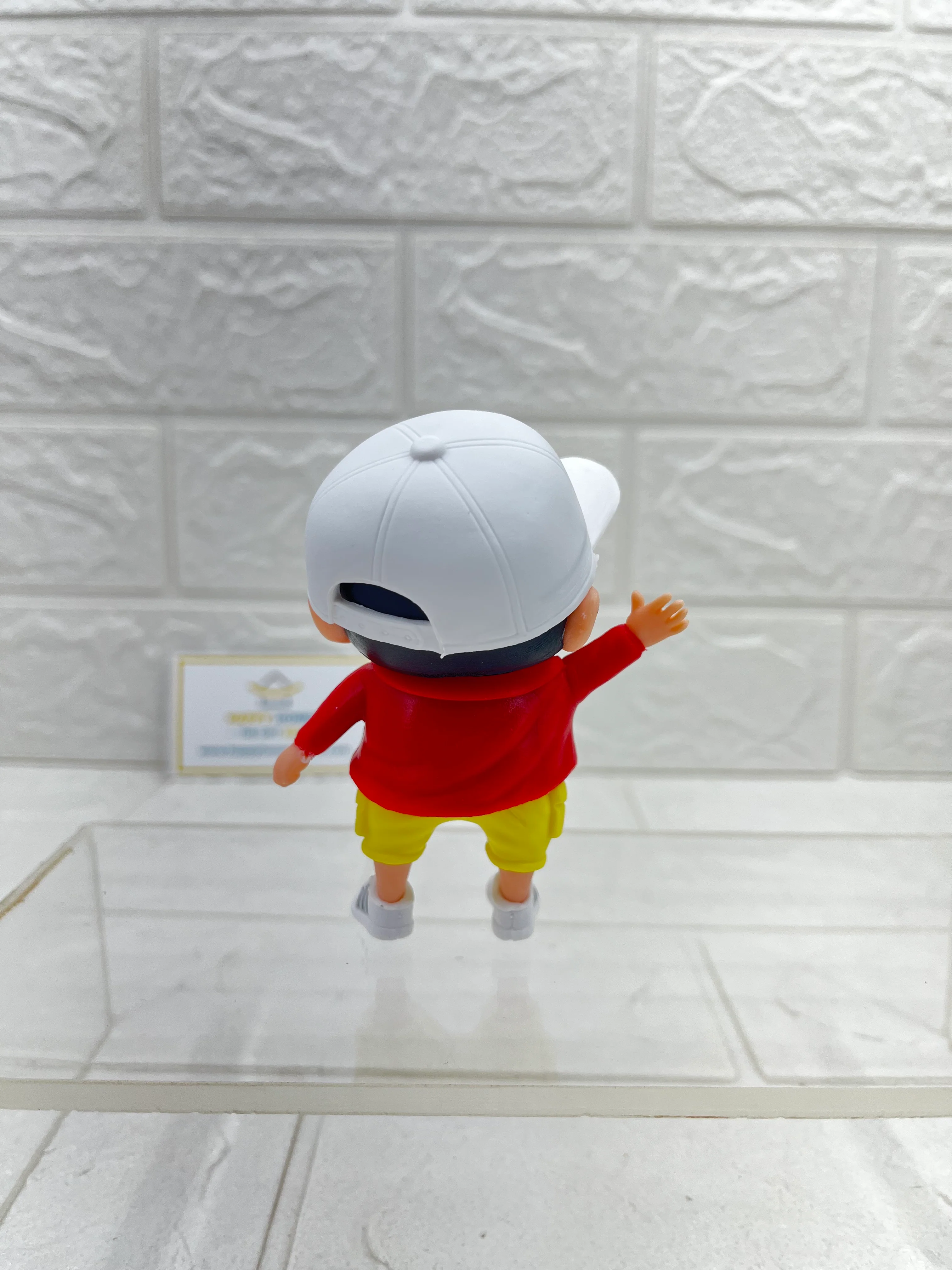 Red Shirt Shin-chan Figurine - Image 2
